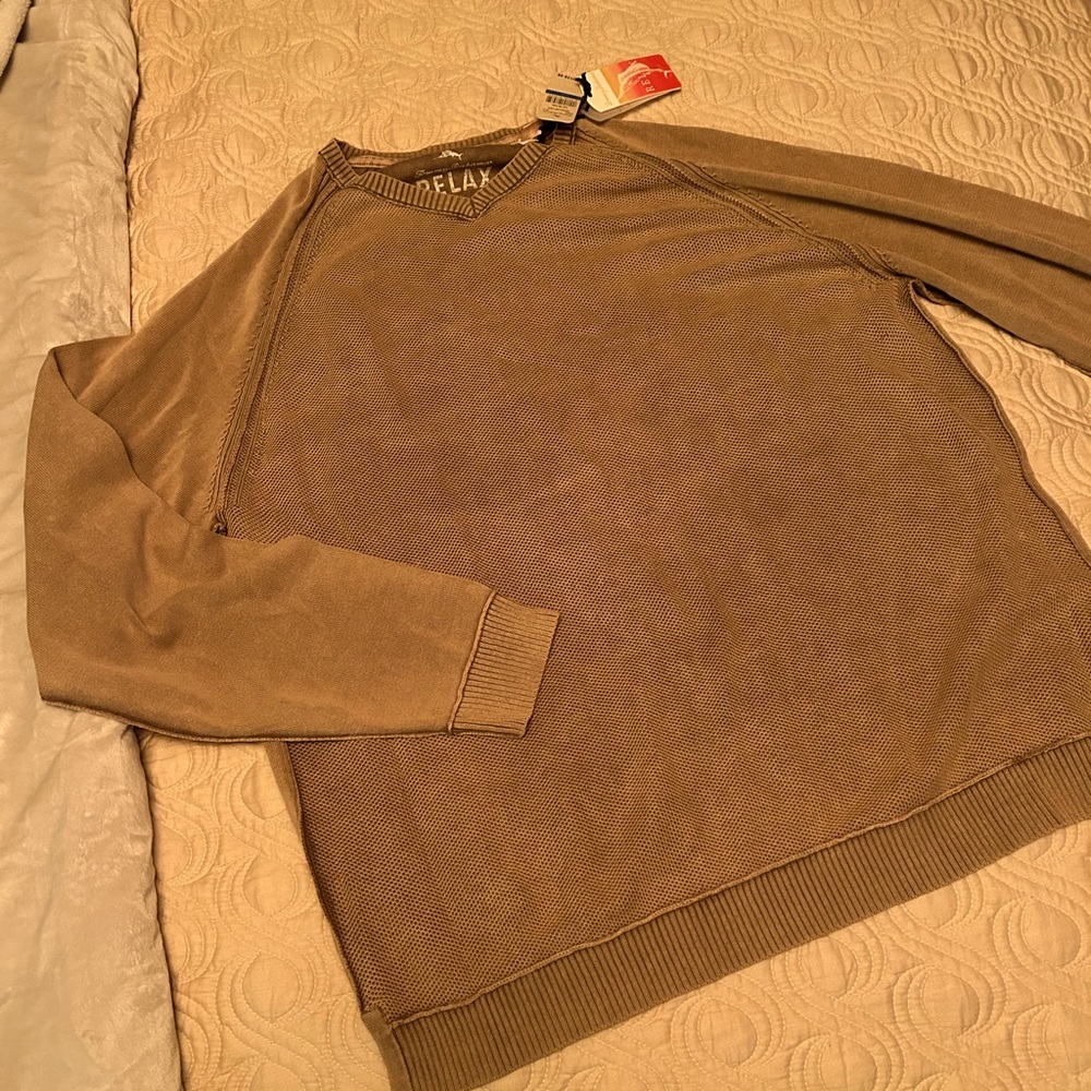 Pull over Tommy Bahama Hammock Time V-Neck. Med.Khaki size XL/16